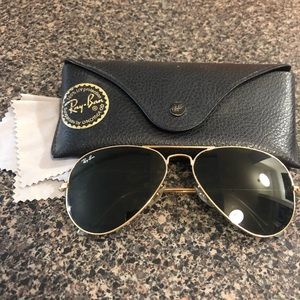 Classic Gold Ray-Ban Aviators